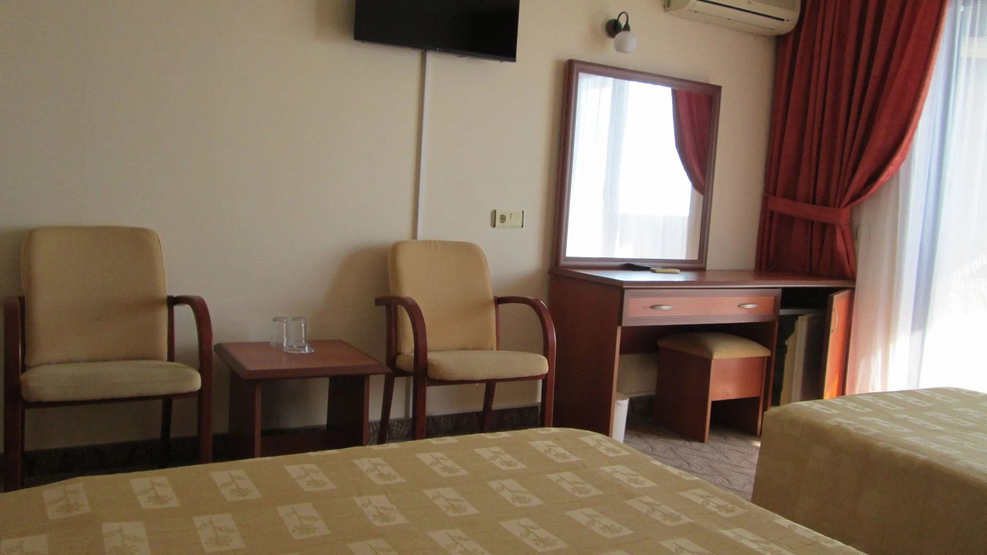 Sunshine Hotel 