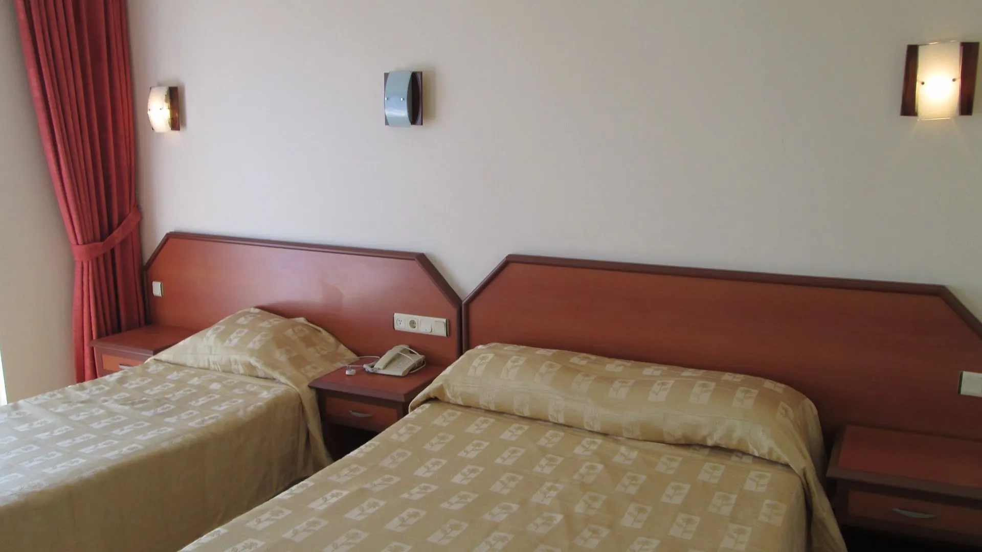Sunshine Hotel 